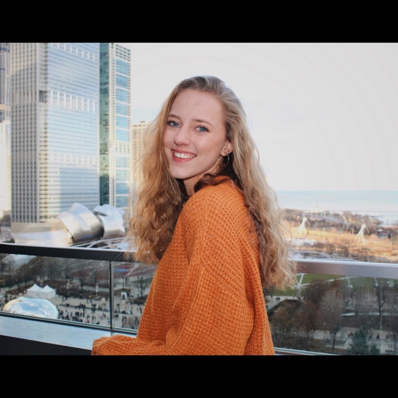 Meet your Posher, Daniella - Picture 6 of 6